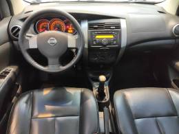 NISSAN - LIVINA - 2011/2012 - Prata - R$ 34.900,00