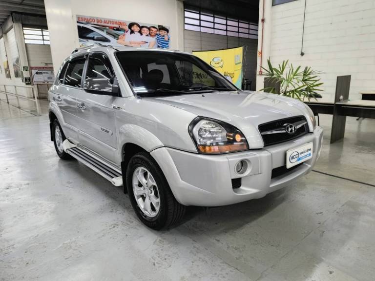 HYUNDAI - TUCSON - 2010/2011 - Prata - R$ 42.900,00