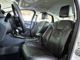FORD - FOCUS - 2015/2016 - Branca - R$ 64.900,00