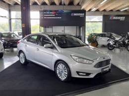 FORD - FOCUS - 2015/2016 - Prata - R$ 64.900,00