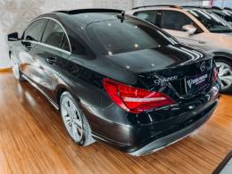 MERCEDES-BENZ - CLA 200 - 2017/2018 - Preta - R$ 142.900,00