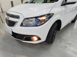 CHEVROLET - ONIX - 2014/2014 - Branca - R$ 52.900,00