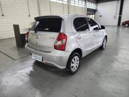 TOYOTA - ETIOS - 2017/2018 - Prata - R$ 57.900,00