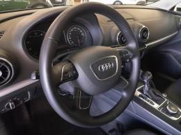 AUDI - A3 - 2013/2014 - Branca - R$ 76.900,00