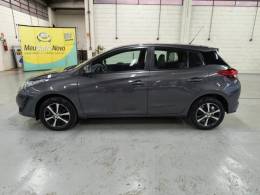 TOYOTA - YARIS - 2021/2022 - Cinza - R$ 97.900,00