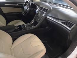 FORD - FUSION - 2015/2016 - Branca - R$ 92.900,00