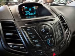 FORD - FIESTA - 2015/2016 - Branca - R$ 49.900,00