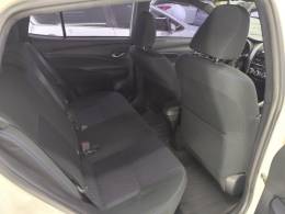 TOYOTA - YARIS - 2019/2019 - Branca - R$ 75.900,00