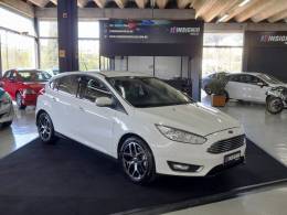 FORD - FOCUS - 2015/2016 - Branca - R$ 64.900,00