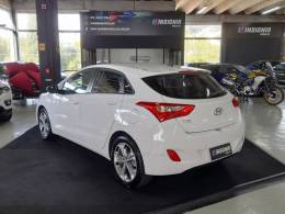 HYUNDAI - I30 - 2014/2015 - Branca - R$ 69.900,00