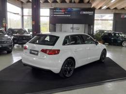 AUDI - A3 - 2013/2014 - Branca - R$ 73.900,00