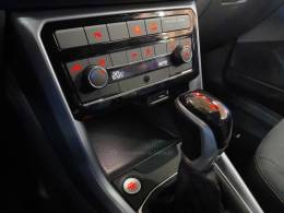 VOLKSWAGEN - T-CROSS - 2020/2020 - Preta - R$ 101.900,00