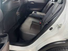 TOYOTA - COROLLA - 2024/2025 - Branca - R$ 178.900,00