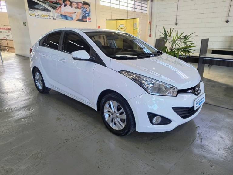 HYUNDAI - HB20S - 2013/2014 - Branca - R$ 56.900,00