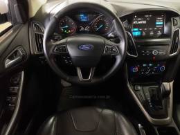 FORD - FOCUS - 2018/2019 - Branca - R$ 65.900,00