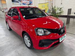 TOYOTA - ETIOS - 2019/2019 - Vermelha - R$ 67.900,00