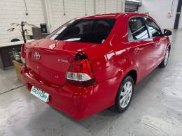 TOYOTA - ETIOS - 2019/2019 - Vermelha - R$ 67.900,00
