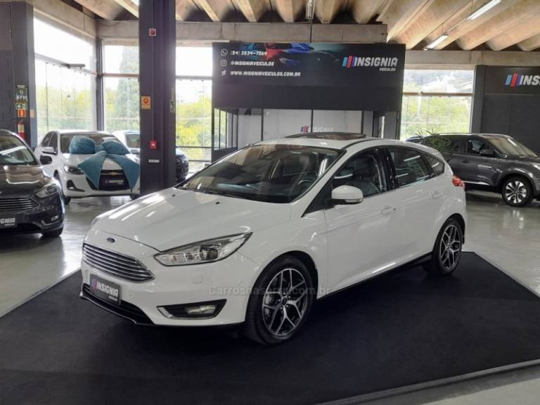 FORD - FOCUS - 2016/2016 - Branca - R$ 73.900,00