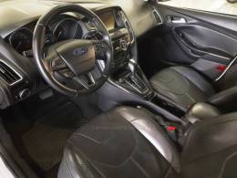 FORD - FOCUS - 2016/2016 - Branca - R$ 64.900,00