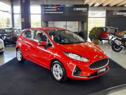 FORD - FIESTA - 2017/2018 - Vermelha - R$ 59.900,00