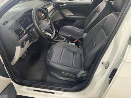 VOLKSWAGEN - T-CROSS - 2022/2022 - Branca - R$ 128.900,00