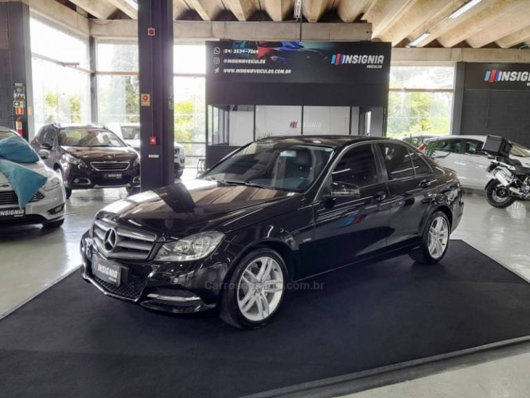 MERCEDES-BENZ - C 180 - 2012/2012 - Preta - R$ 69.900,00