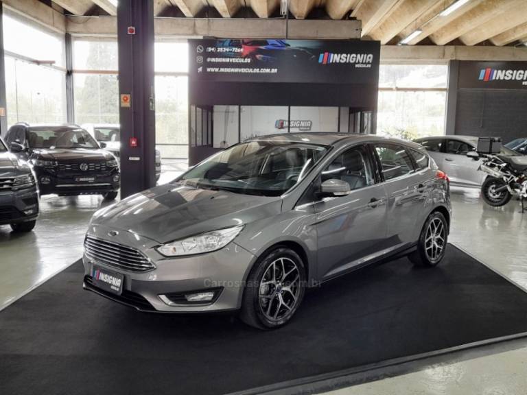 FORD - FOCUS - 2016/2016 - Cinza - R$ 64.900,00