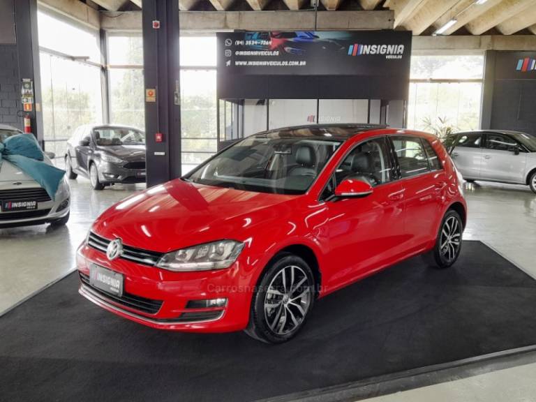 VOLKSWAGEN - GOLF - 2013/2014 - Vermelha - R$ 85.900,00