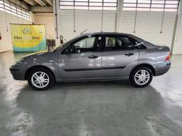 FORD - FOCUS - 2007/2008 - Cinza - R$ 24.900,00
