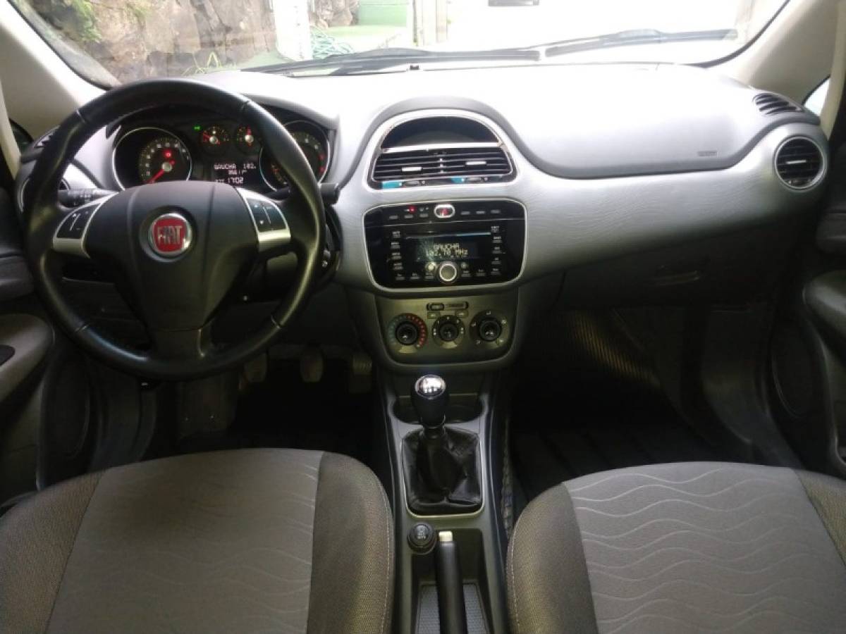 FIAT - PUNTO - 2015/2016 - Vermelha - R$ 47.900,00