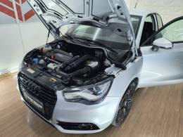 AUDI - A1 - 2010/2011 - Prata - R$ 54.900,00