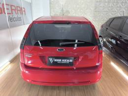 FORD - FIESTA - 2013/2014 - Vermelha - R$ 34.900,00