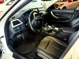 BMW - 320I - 2013/2014 - Branca - R$ 93.900,00