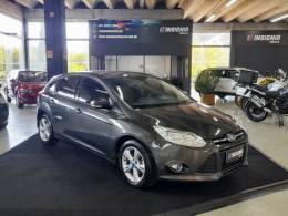 FORD - FOCUS - 2014/2015 - Cinza - R$ 54.900,00