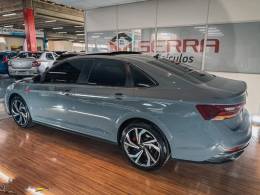 VOLKSWAGEN - JETTA - 2023/2024 - Cinza - R$ 215.900,00