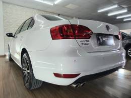 VOLKSWAGEN - JETTA - 2012/2012 - Branca - R$ 68.900,00