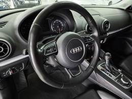 AUDI - A3 - 2015/2016 - Branca - R$ 114.900,00