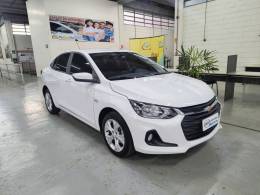 CHEVROLET - ONIX - 2023/2024 - Branca - R$ 92.900,00