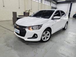 CHEVROLET - ONIX - 2023/2024 - Branca - R$ 89.900,00