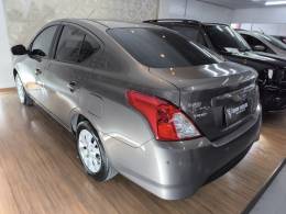 NISSAN - VERSA - 2019/2020 - Cinza - R$ 67.900,00