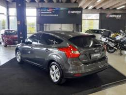 FORD - FOCUS - 2014/2015 - Cinza - R$ 54.900,00