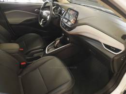 CHEVROLET - ONIX - 2021/2022 - Branca - R$ 87.900,00
