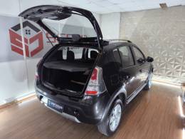 RENAULT - SANDERO - 2013/2014 - Preta - R$ 44.900,00