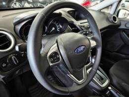 FORD - FIESTA - 2015/2016 - Branca - R$ 49.900,00
