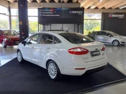 FORD - FIESTA - 2015/2015 - Branca - R$ 54.900,00