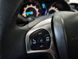 FORD - FIESTA - 2015/2016 - Branca - R$ 49.900,00