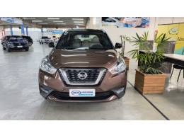 NISSAN - KICKS - 2017/2018 - Marrom - R$ 86.900,00