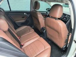 VOLKSWAGEN - GOLF - 2014/2015 - Branca - R$ 84.900,00