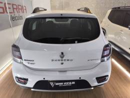 RENAULT - SANDERO - 2016/2017 - Branca - R$ 52.900,00