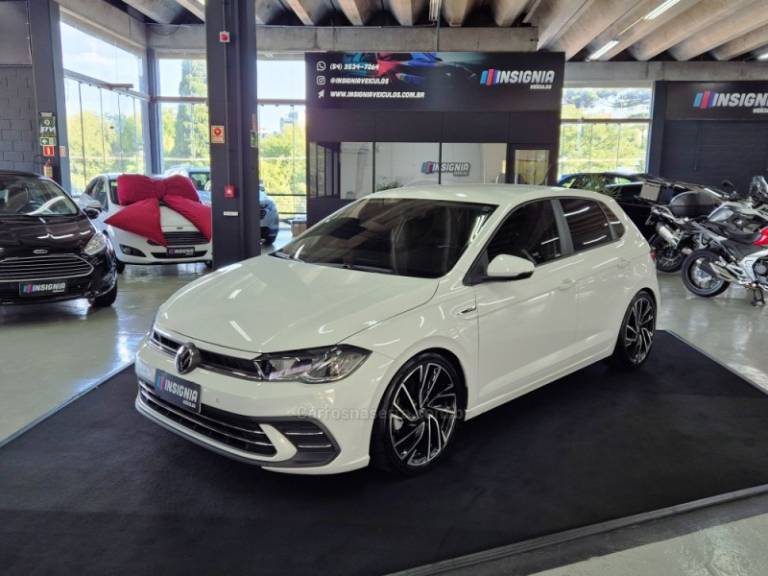 VOLKSWAGEN - POLO - 2023/2023 - Branca - R$ 99.900,00